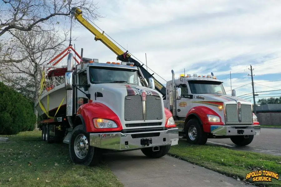 Apollo Towing heavy wreckers and rotator